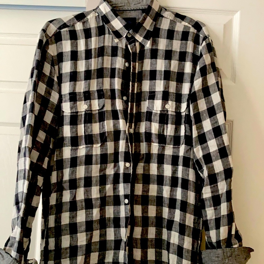 Large men’s Joseph Abboud sport shirt  goes great with white undershirt. Long s